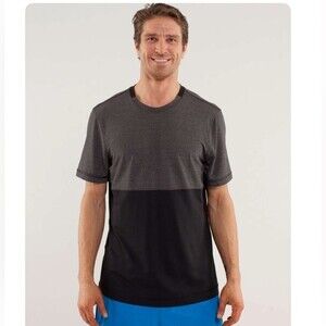Lululemon Precise Tee in Black L